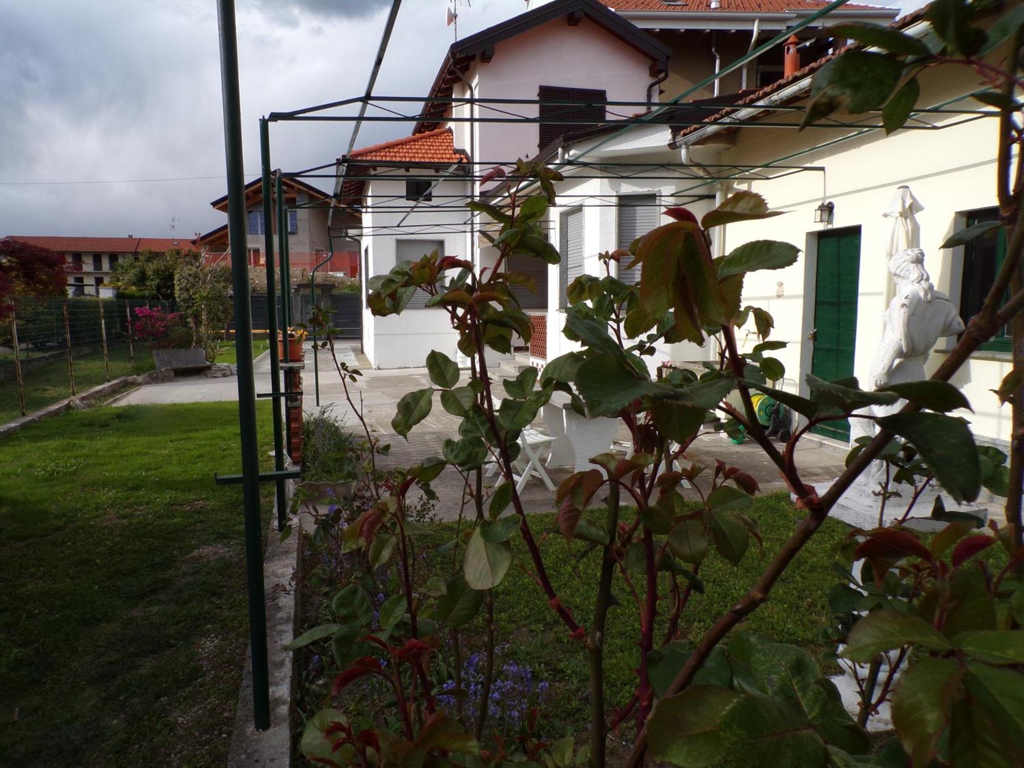 Casa Vacanze Terra Di Mezzo Invorio Inferiore Dış mekan fotoğraf