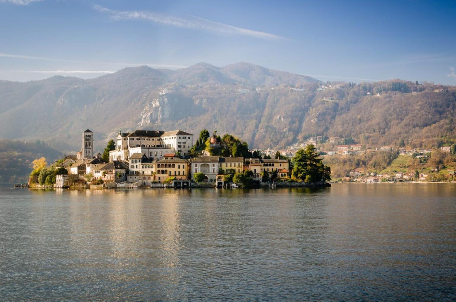 Casa Vacanze Terra Di Mezzo Invorio Inferiore Dış mekan fotoğraf